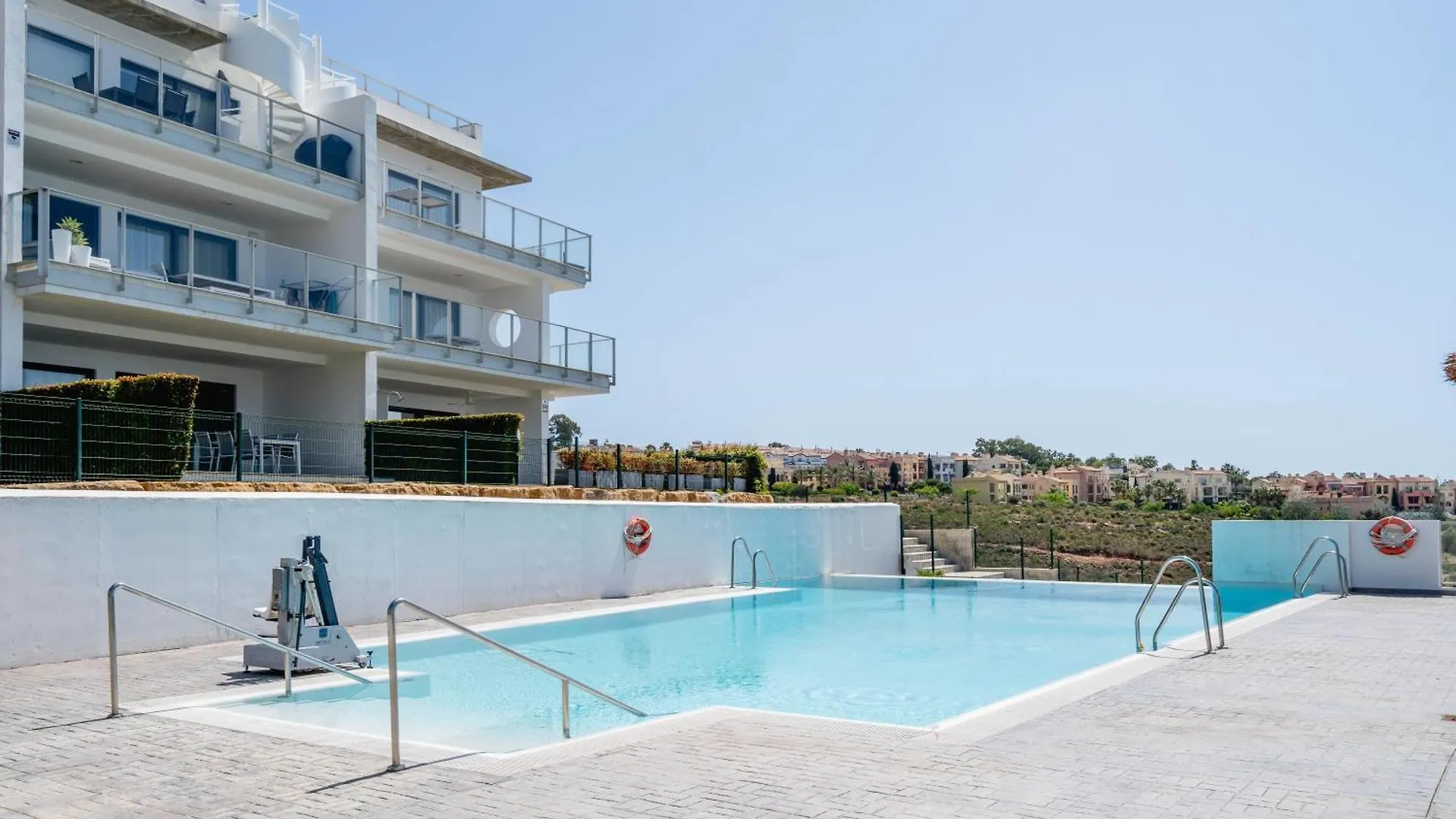Design Wohnung Mit Viel Luxus Manilva Spain