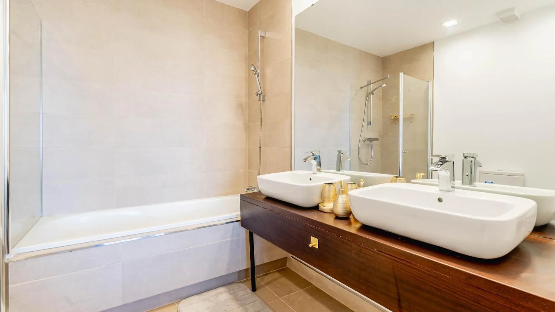 Design Wohnung Mit Viel Luxus Manilva 0*,